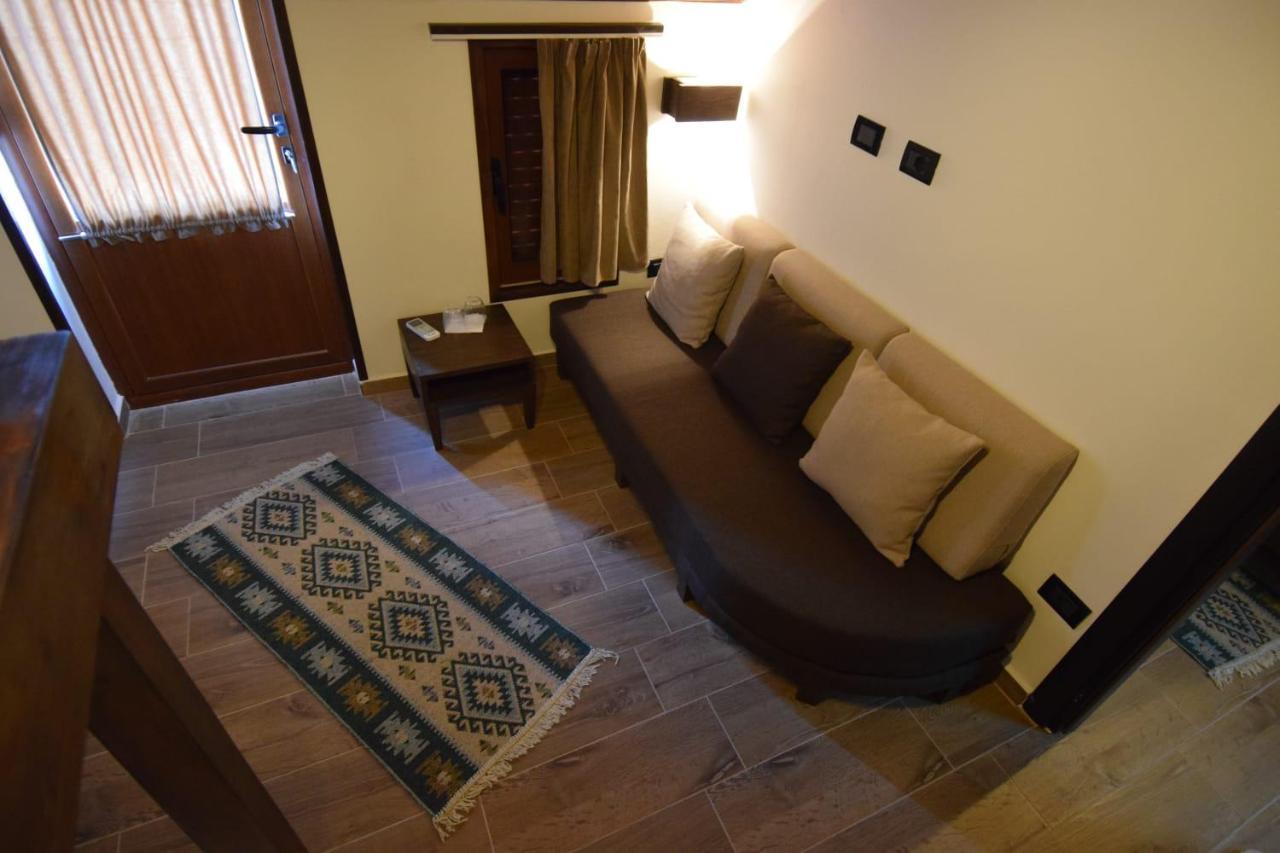 Kale Guesthouse Гирокастра Экстерьер фото